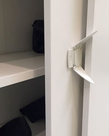 Babydan Skydedørsslås - Sikkerhed til Dit Barn Hjem