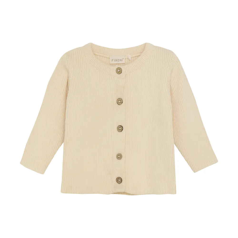 Klassisk cardigan i buttercream fra Fixoni – perfekt til alle anledninger