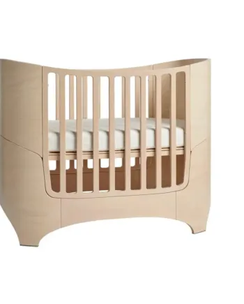 Klassisk Babyseng i Whitewash - Perfekt til Dit Barn