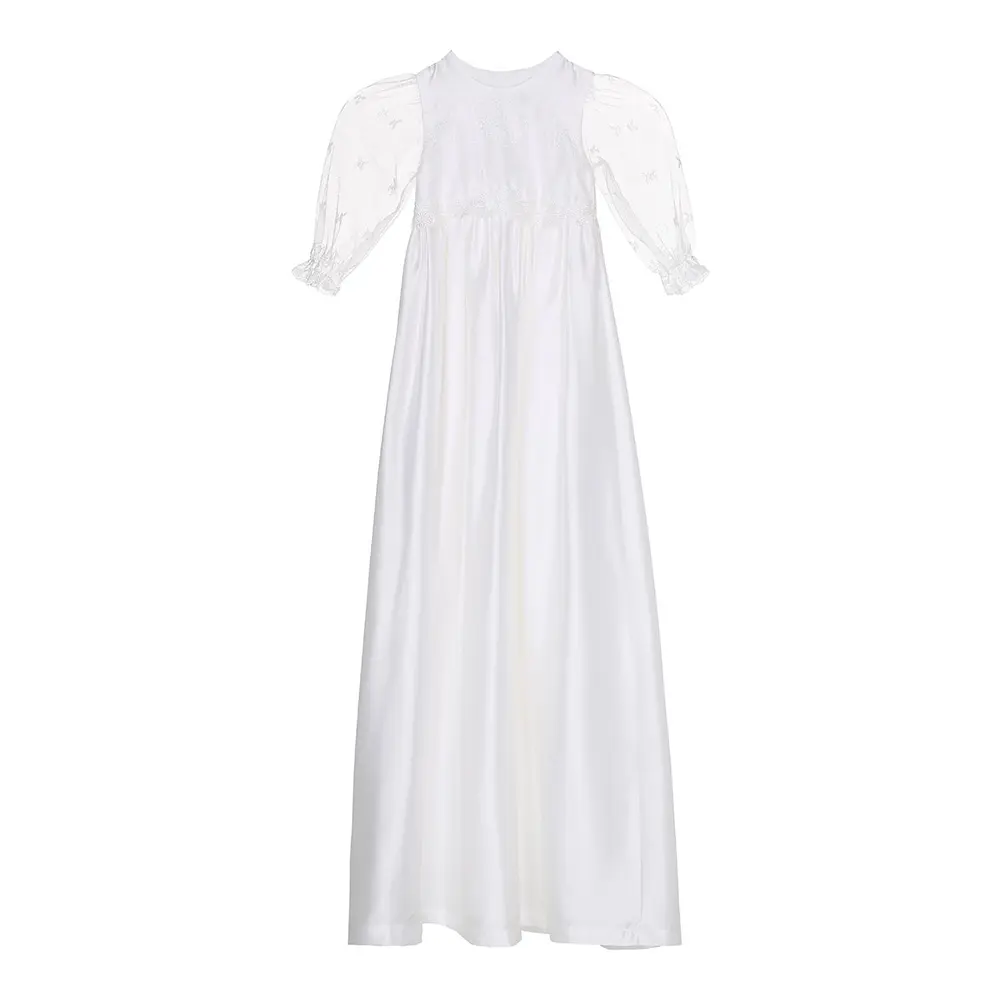 Elegant Dåbskjole i Ivory Satin fra Jocko - Perfekt til Dagen