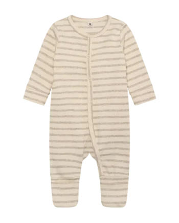 Blød jumpsuit fra BeKids - perfekt til leg og hvile!