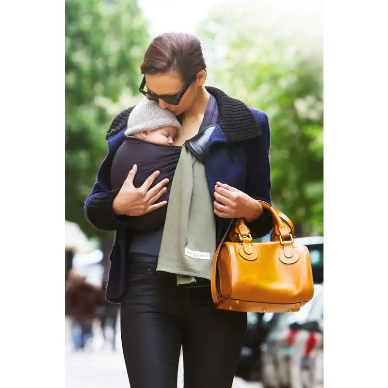 Love Radius Ringslynge i Charcoal – Praktisk Bæring til Baby