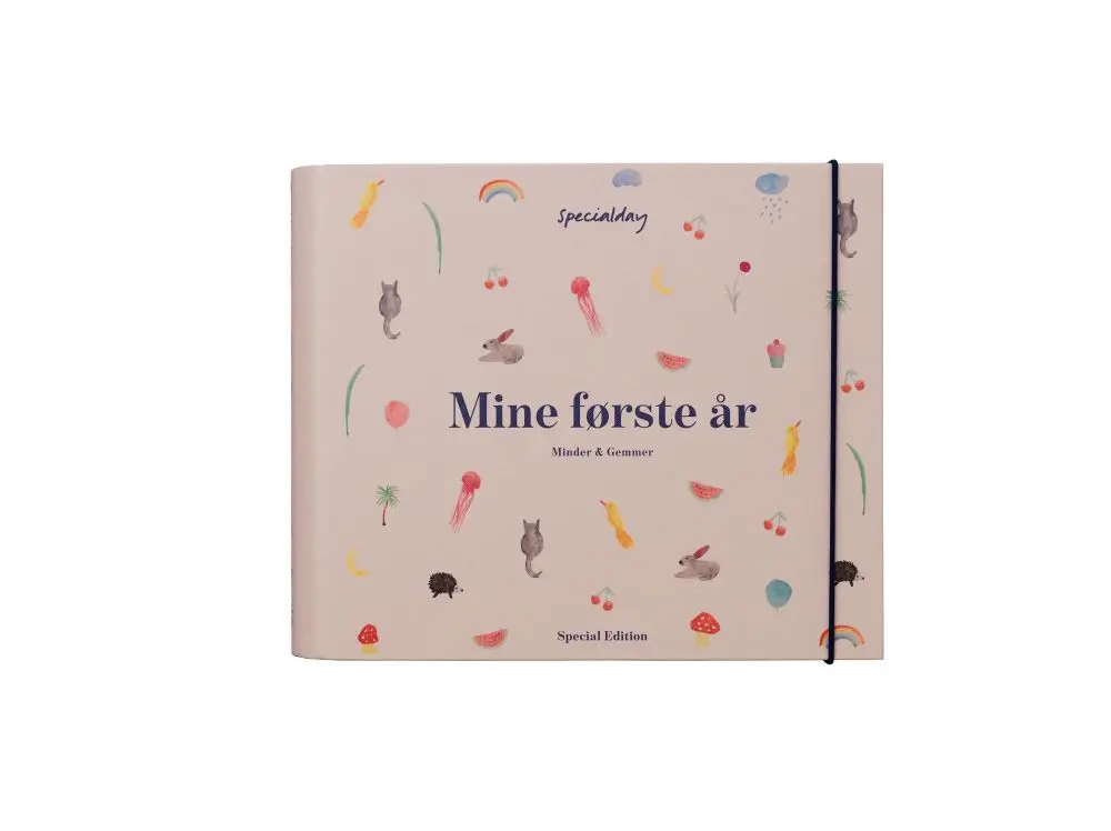 Mine Første År - Rosa Scrapbog til Minder og Gemmer
