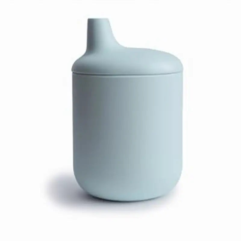 Mushie Silikone Drikkekop i Powder Blue - Fantastisk Tilbud!