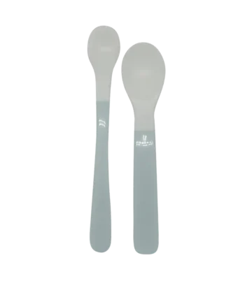 Bløde babyskeer i blå fra Oopsy - perfekt til første måltider!