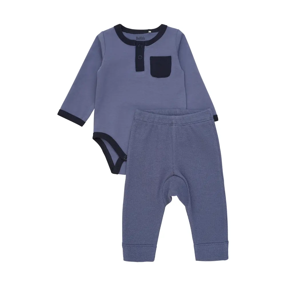 Praktisk sæt med langærmet bodysuit og leggings fra BeKids